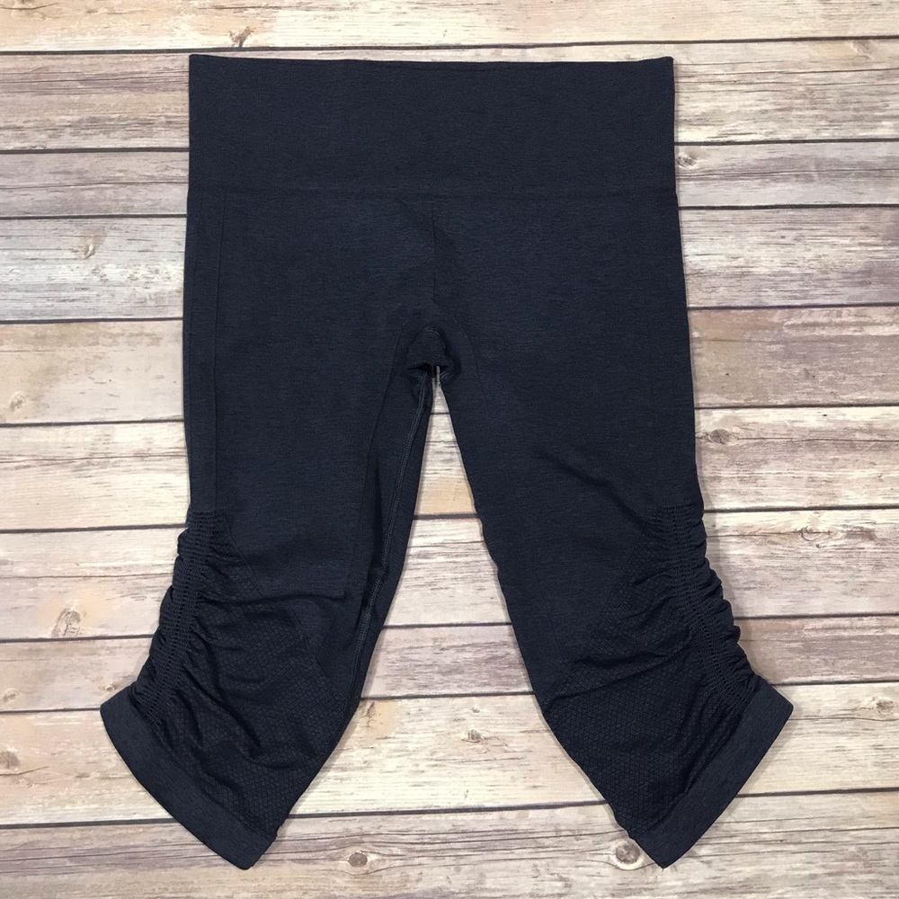 Lululemon Flow Crop 2 in Heathered Deep Navy